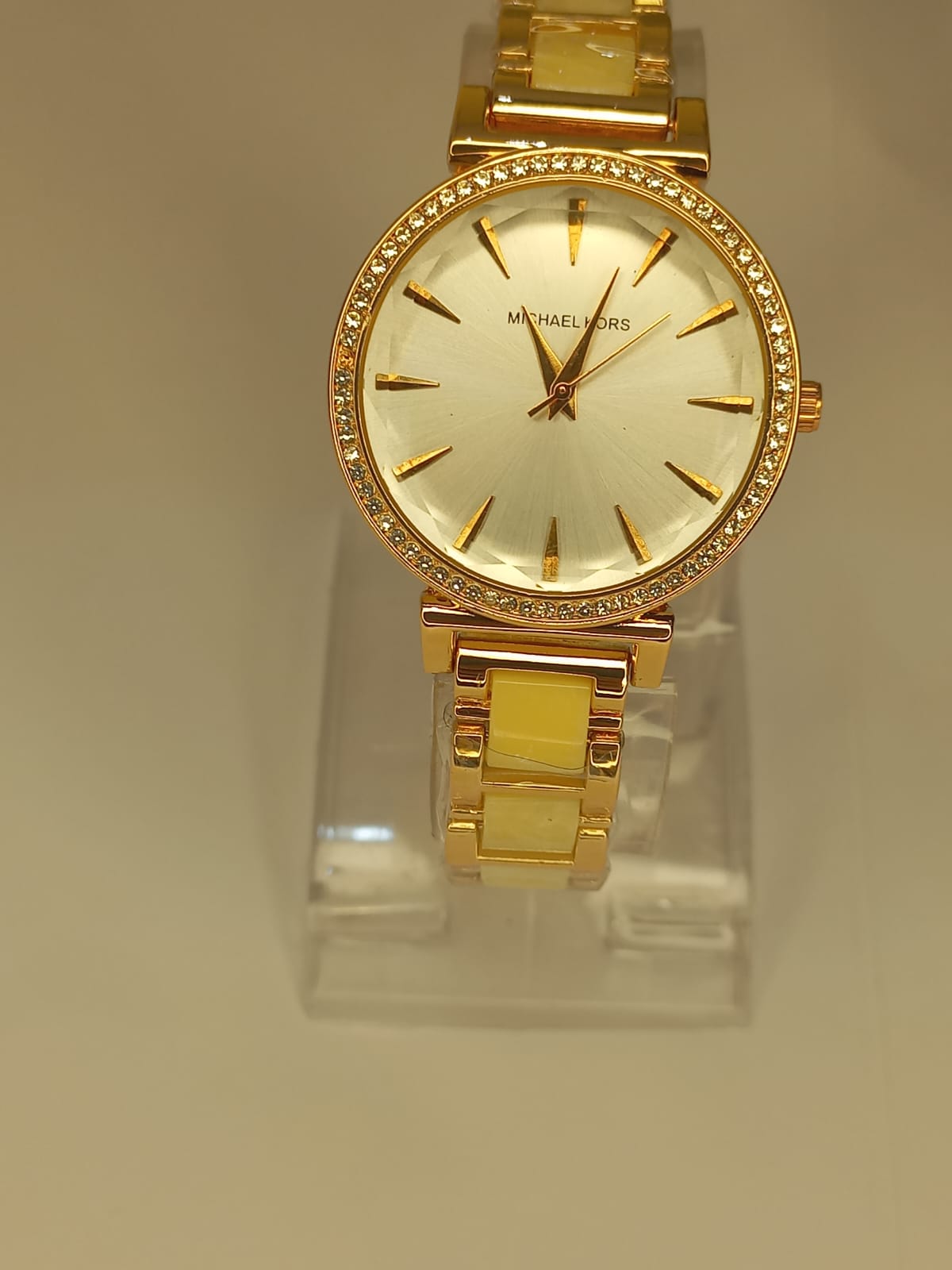 Two Tone Off White Golden Chain Dial